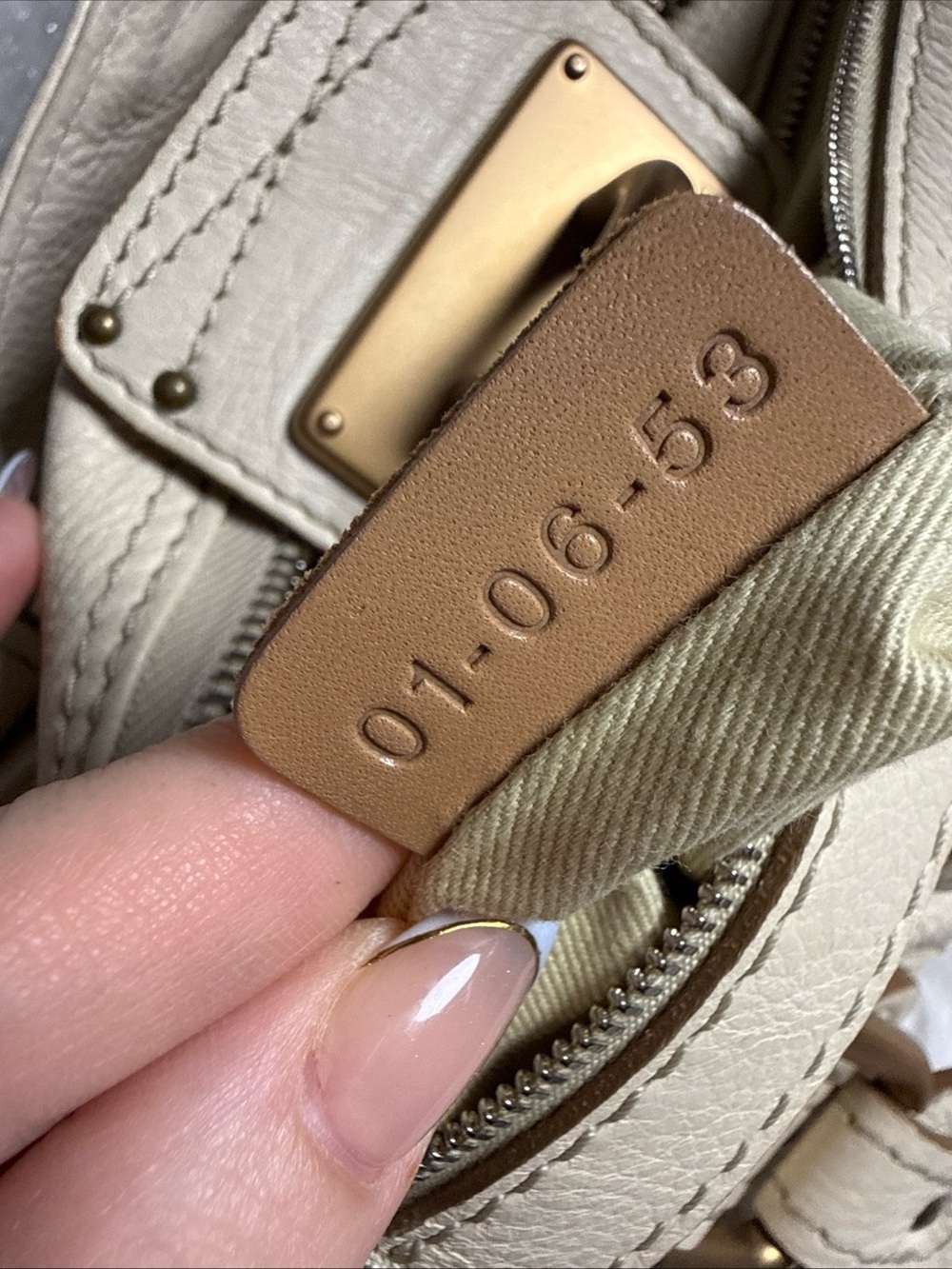 Chloe Cream Leather Padlock Shoulder Bag - Picture 4 of 13